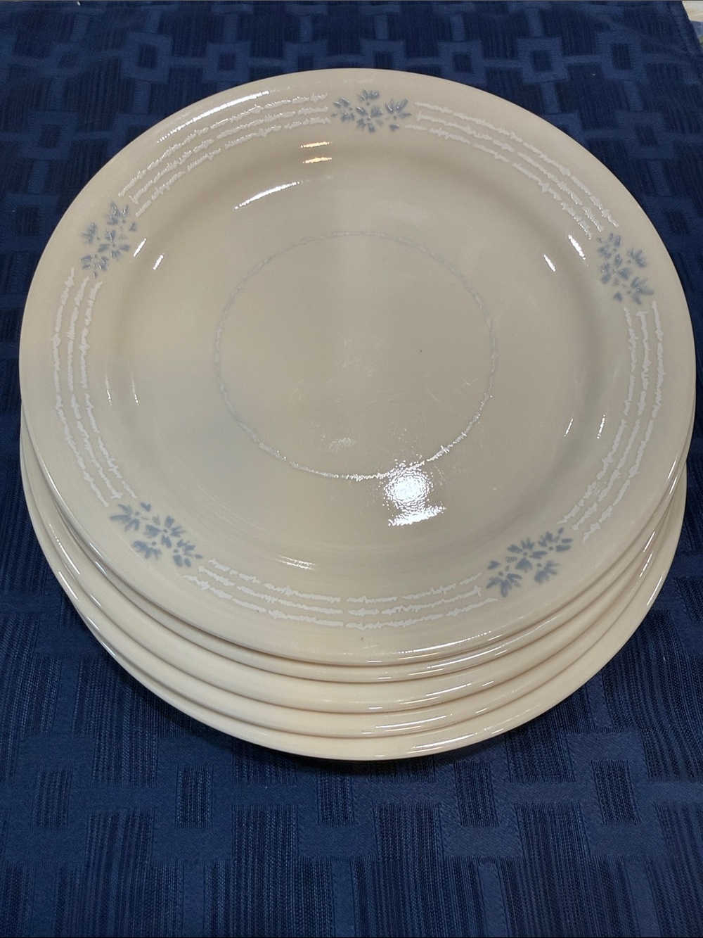 Corelle set of five vintage Lace Bouquet pattern 7.25" plates